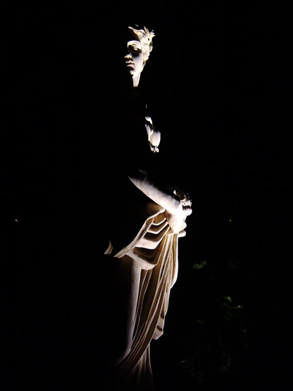 Victory of Light over Darkness 60 x 80 cm foto op aluminium